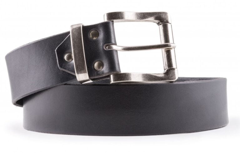 Elegant, single-layer black leather belt