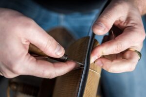 Hand-stitching and custom production from leather - 416c4b4dd714c5d4723fbd0f7