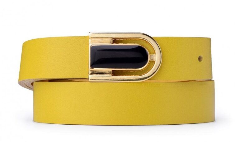 Fashionable yellow belt