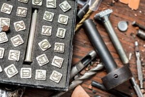 Hand-stitching and custom production from leather - 85c3f518e30eca1567c7bdfb1