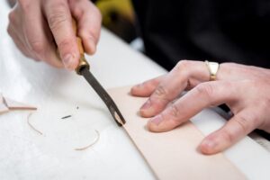 Hand-stitching and custom production from leather - 9b23082a263d7cb0853b31ca6