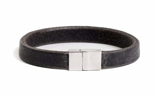 Personalized leather bracelet Personalized leather bracelet Description We also recommend Comments Contact form Gray leather bracelet Hand made gray leather bracelet with magnetic fastening. It is possible to engrave or stamp names, monograms or significant dates- The bracelet is under a 24-month warranty. Personalized leather bracelet Personalized leather bracelet